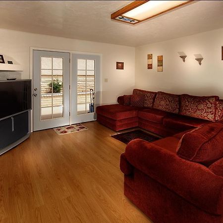 Desert Rose Bed And Breakfast Котънууд Стая снимка