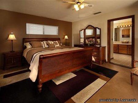 Desert Rose Bed And Breakfast Котънууд Стая снимка